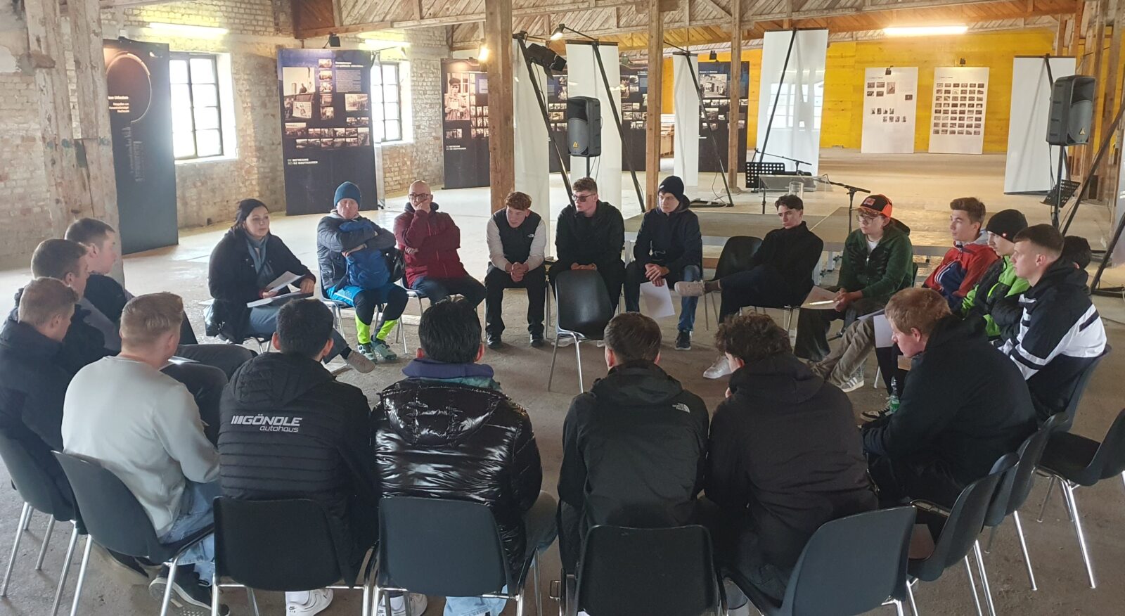 Schüler der LBS Stockerau im KZ-Außenlager Mauthausen in Melk
