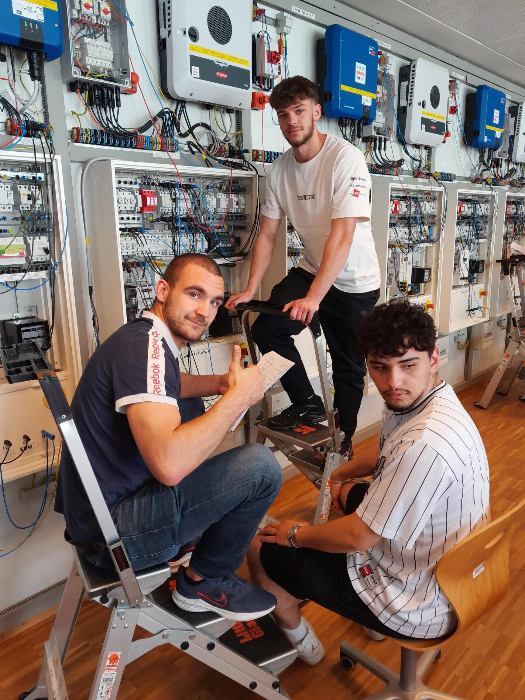 Schüler der 4ETE1 zu Besuch in der HTL Hollabrunn