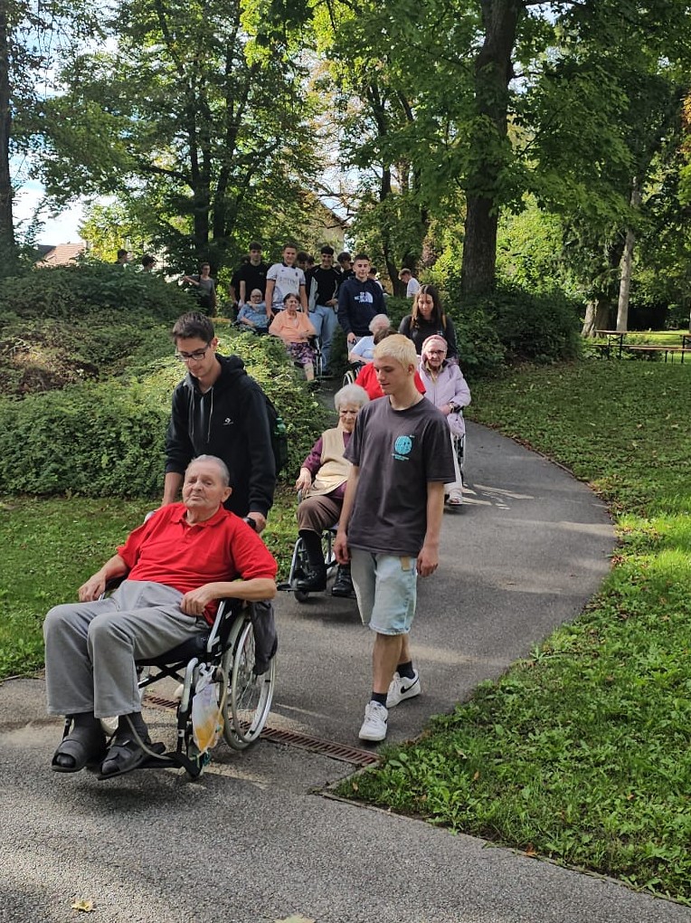 Generationen-Leseausflug der 1ET4 ins Altersheim Stockerau