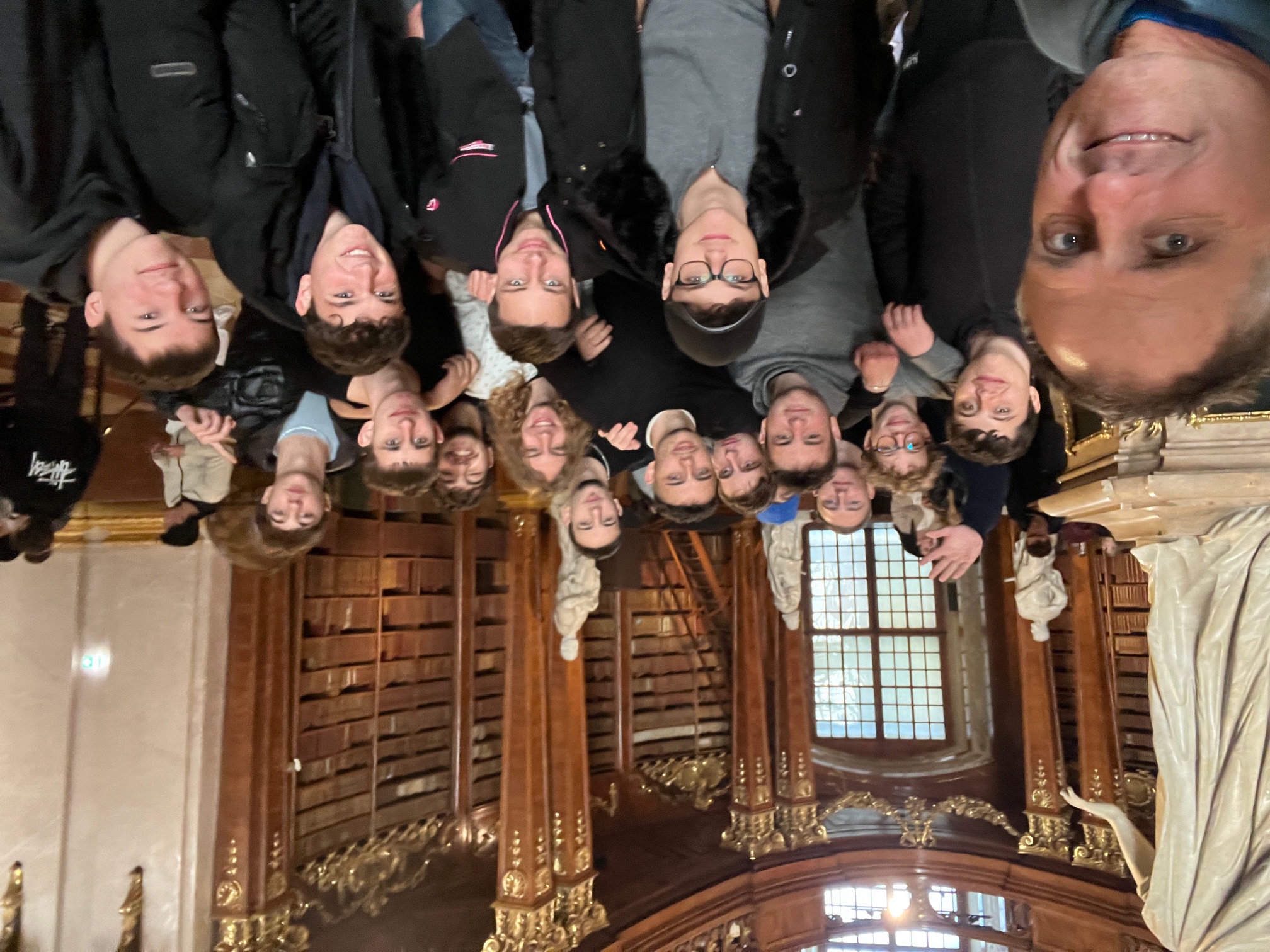 Schüler der 1ET1 und ihr Lehrer zu Besuch in der Nationalbibliothek