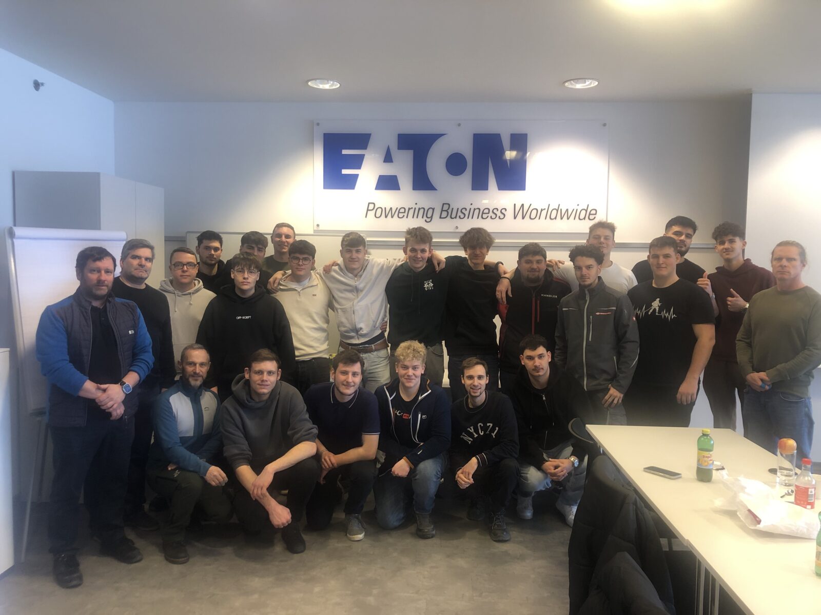 Schüler der Klasse 4ETL2 zu Besuch bei der Firma Eaton in Schrems