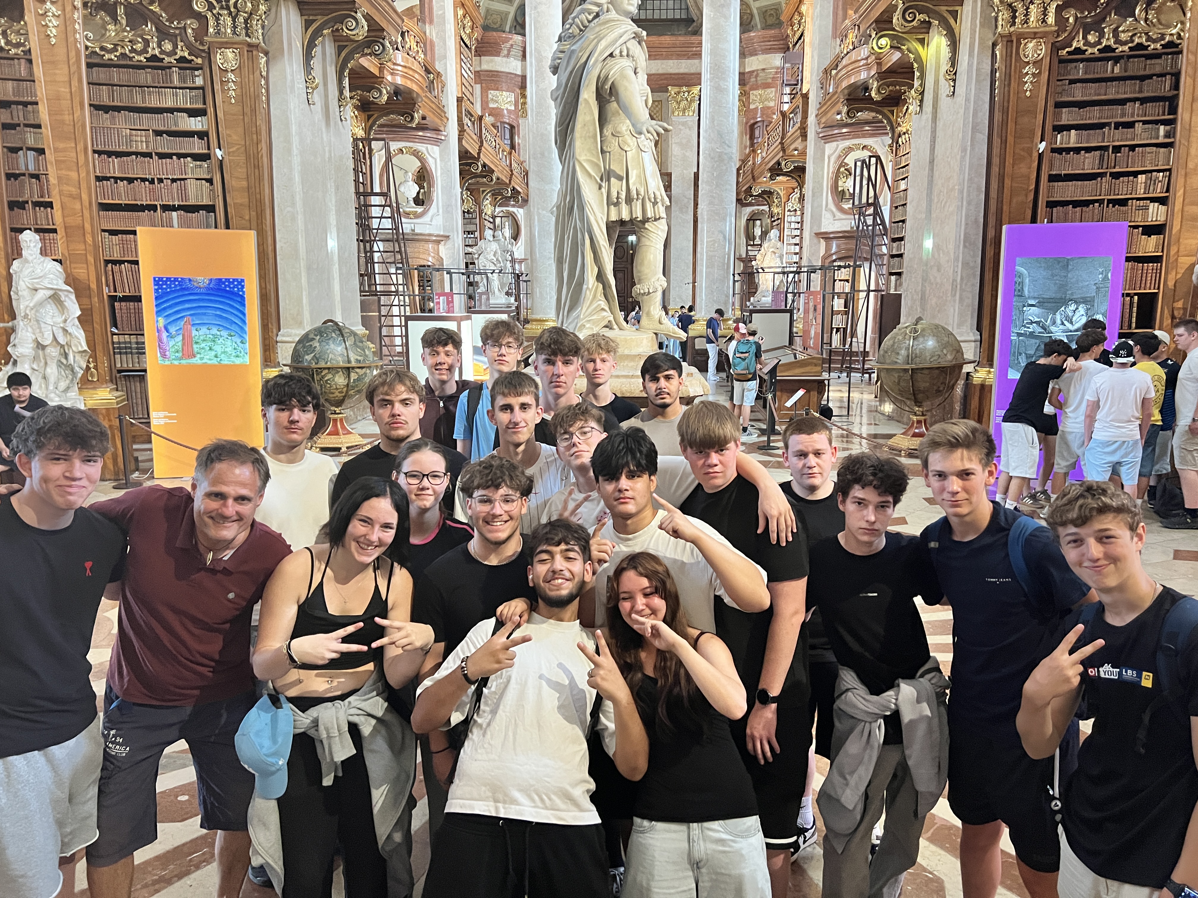 Erste Klassen zu Besuch in der Nationalbibliothek