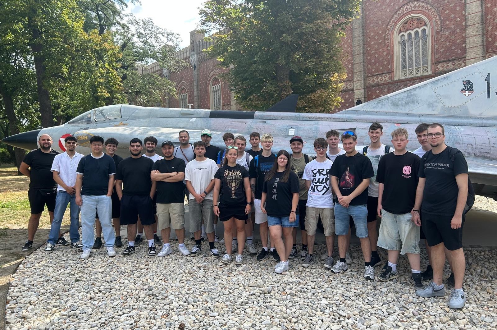 Schülerinnen und Schüler der 4ETL6 zu Besuch im Heeresgeschichtlichen Museum Wien