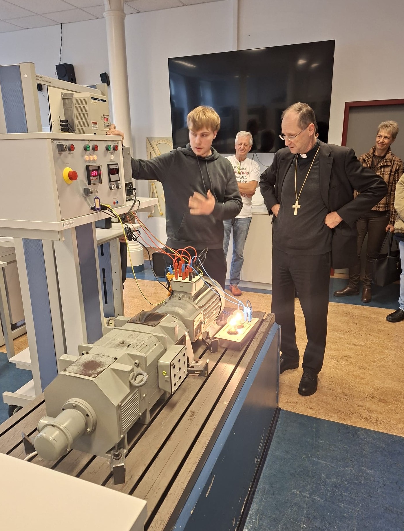 Bischöfliche Visitation LBS Stockerau, Besuch Weihbischof Turnovszky